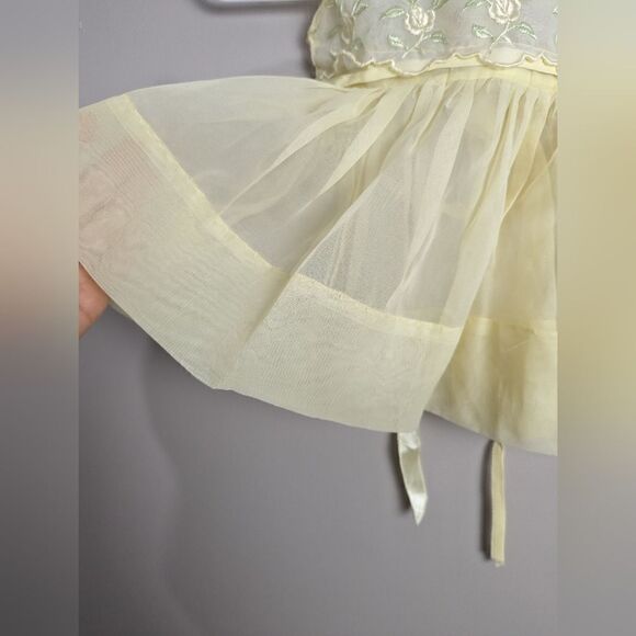 Baby Dress, Vintage Pale yelloe sheer floral embroidery. - Picture 5 of 9
